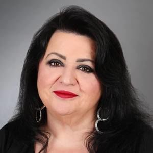 Meet your Posher, Elona